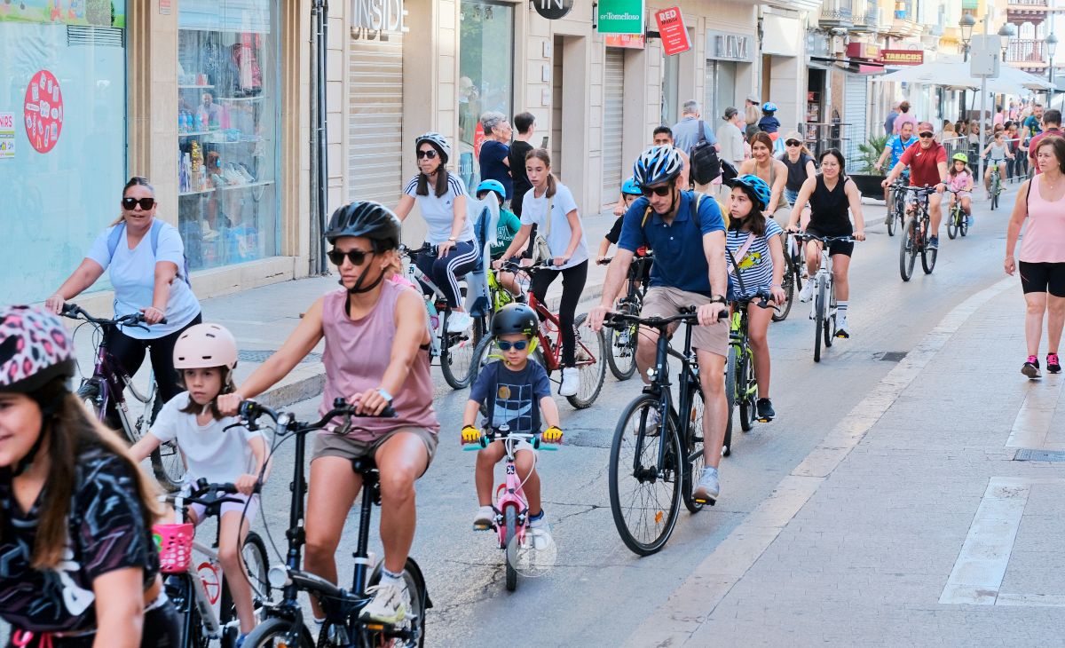 Tomelloso vive una gran fiesta familiar sobre ruedas en el Día de la Bici