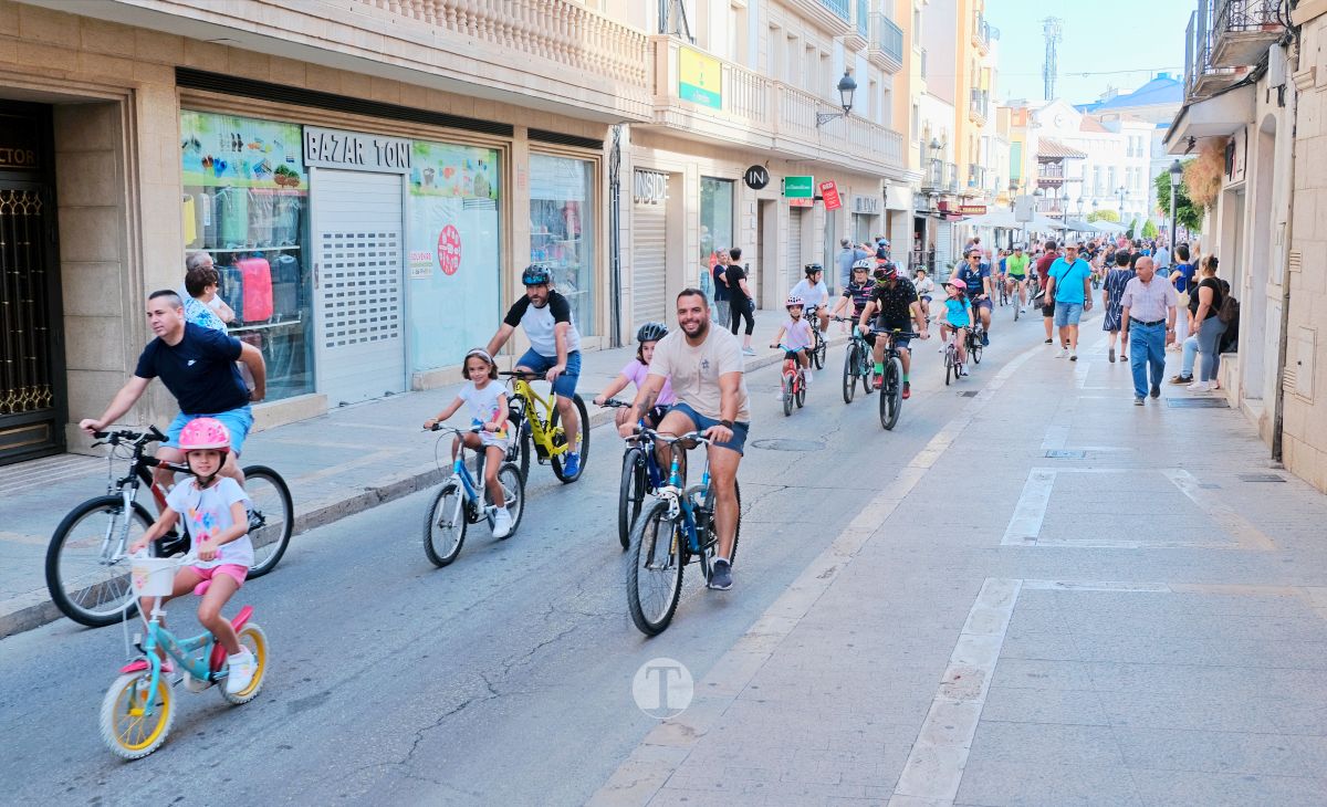 Tomelloso vive una gran fiesta familiar sobre ruedas en el Día de la Bici
