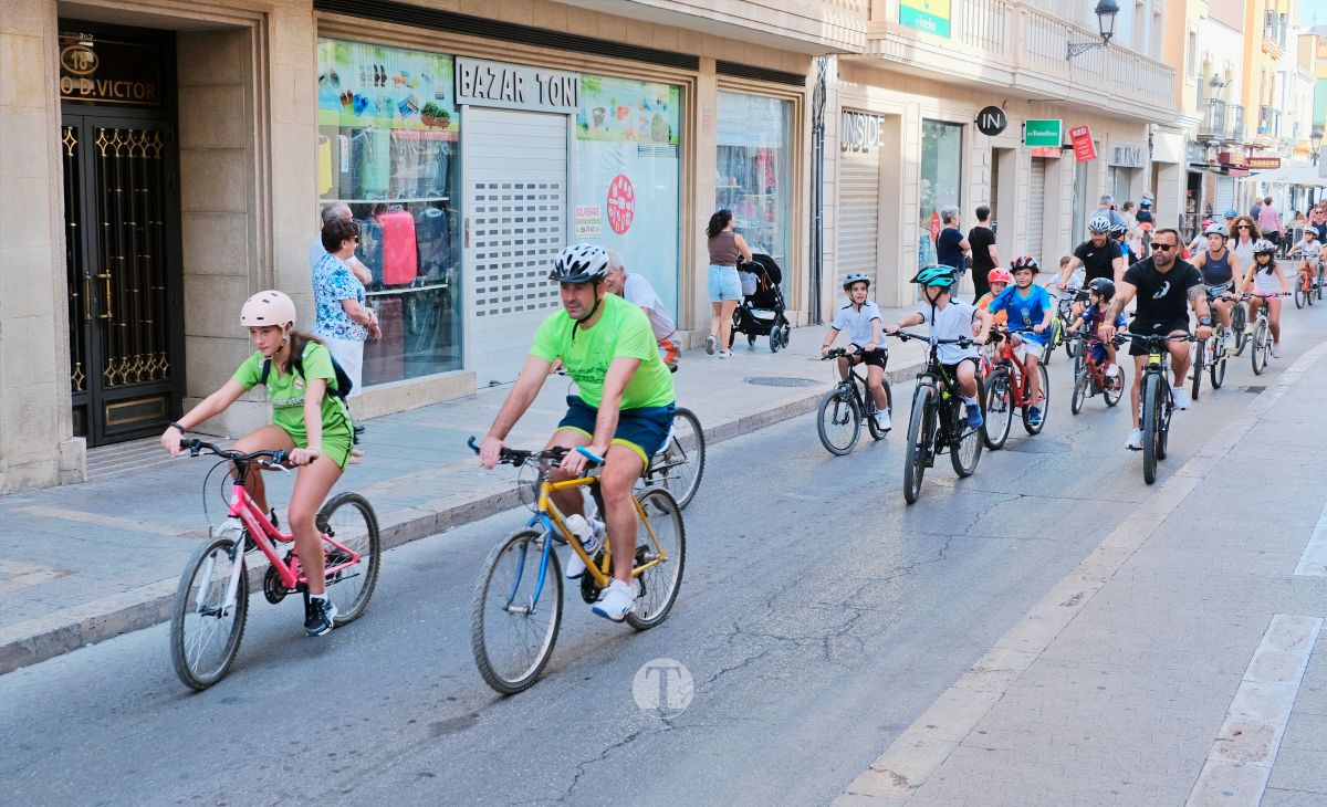 Tomelloso vive una gran fiesta familiar sobre ruedas en el Día de la Bici