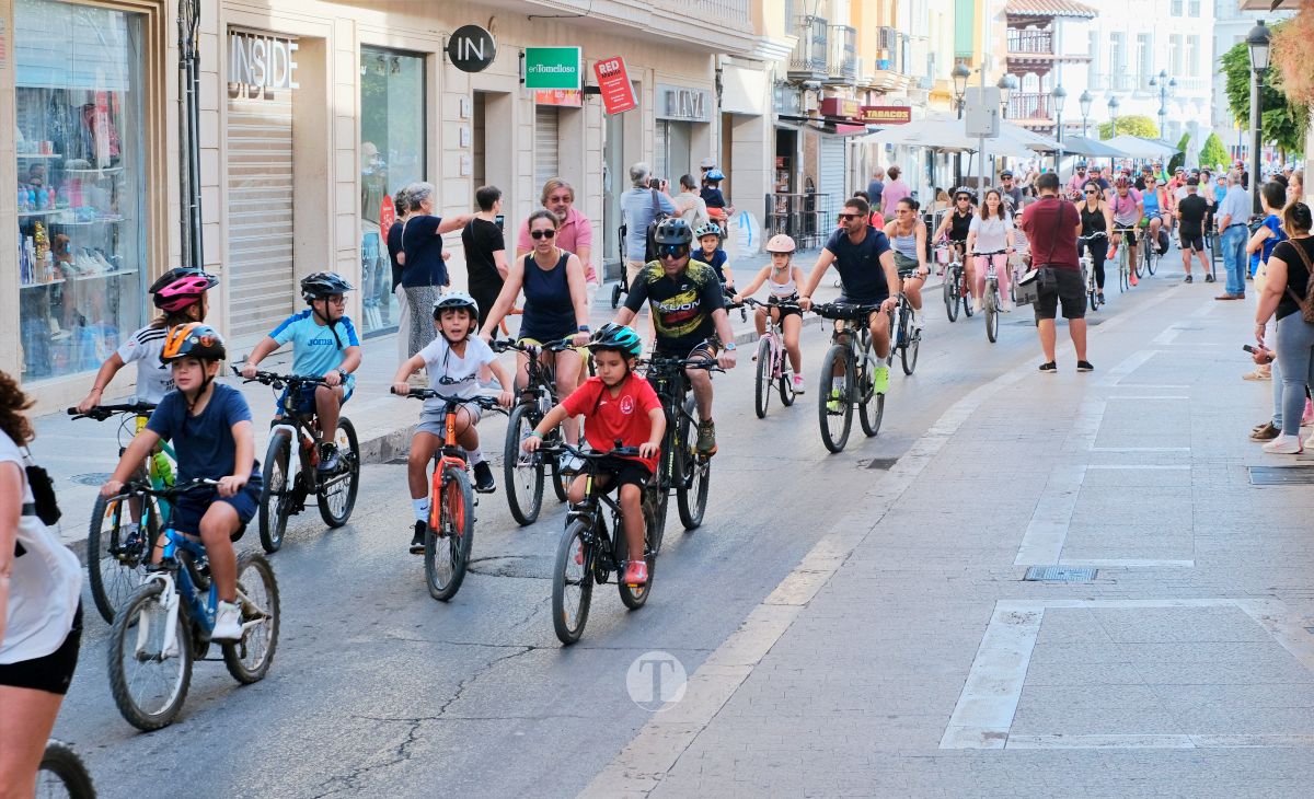 Tomelloso vive una gran fiesta familiar sobre ruedas en el Día de la Bici
