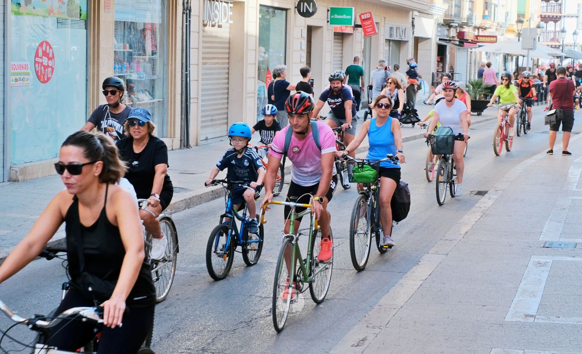 Tomelloso vive una gran fiesta familiar sobre ruedas en el Día de la Bici