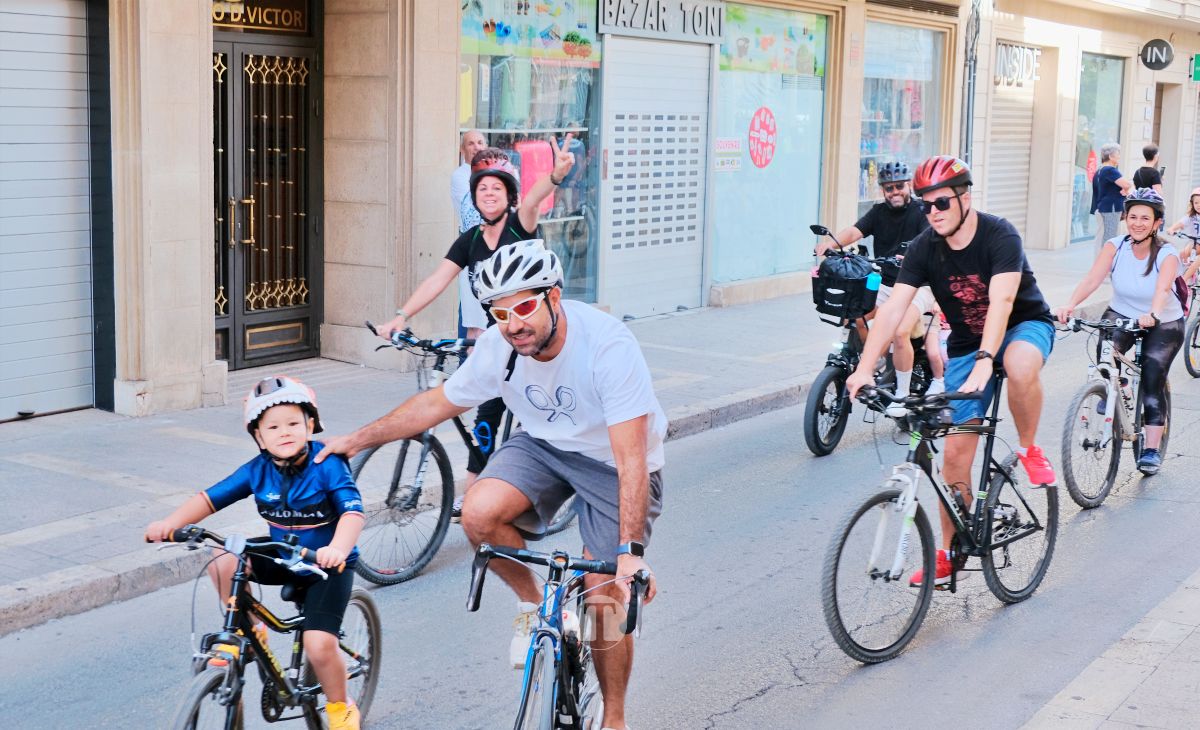 Tomelloso vive una gran fiesta familiar sobre ruedas en el Día de la Bici