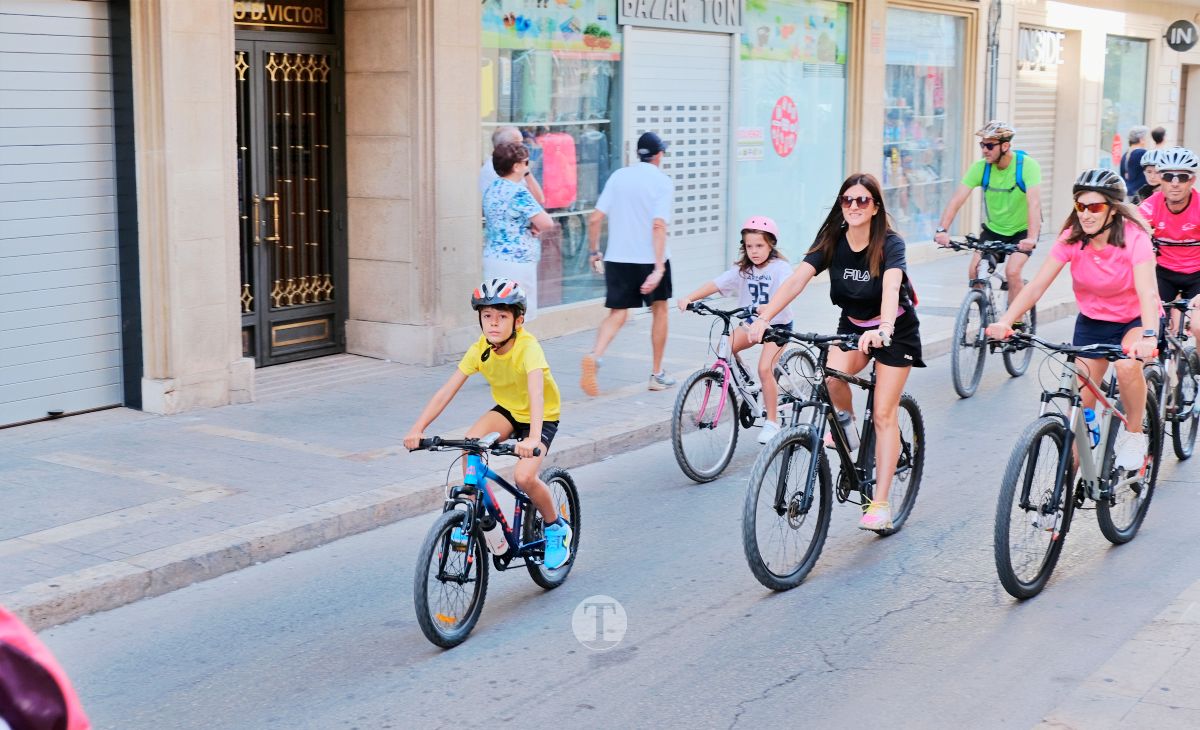 Tomelloso vive una gran fiesta familiar sobre ruedas en el Día de la Bici