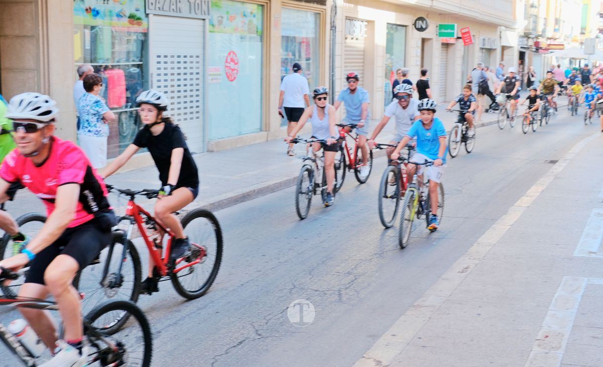 Tomelloso vive una gran fiesta familiar sobre ruedas en el Día de la Bici