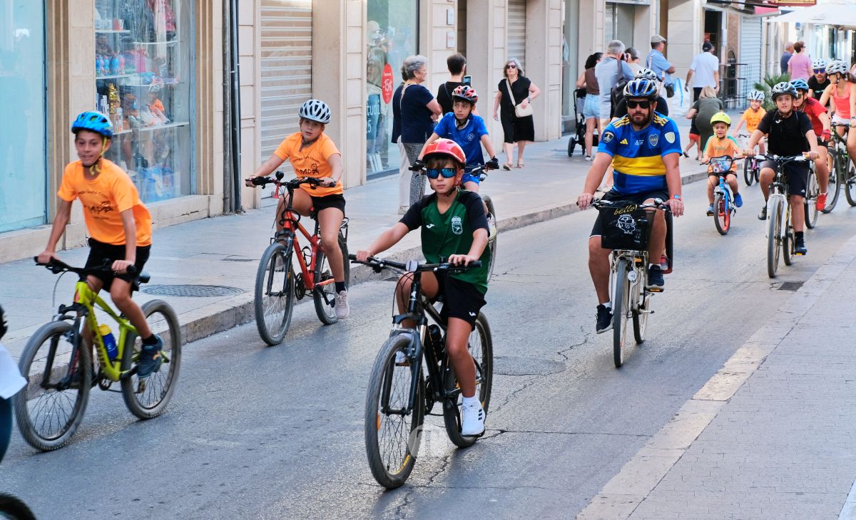 Tomelloso vive una gran fiesta familiar sobre ruedas en el Día de la Bici