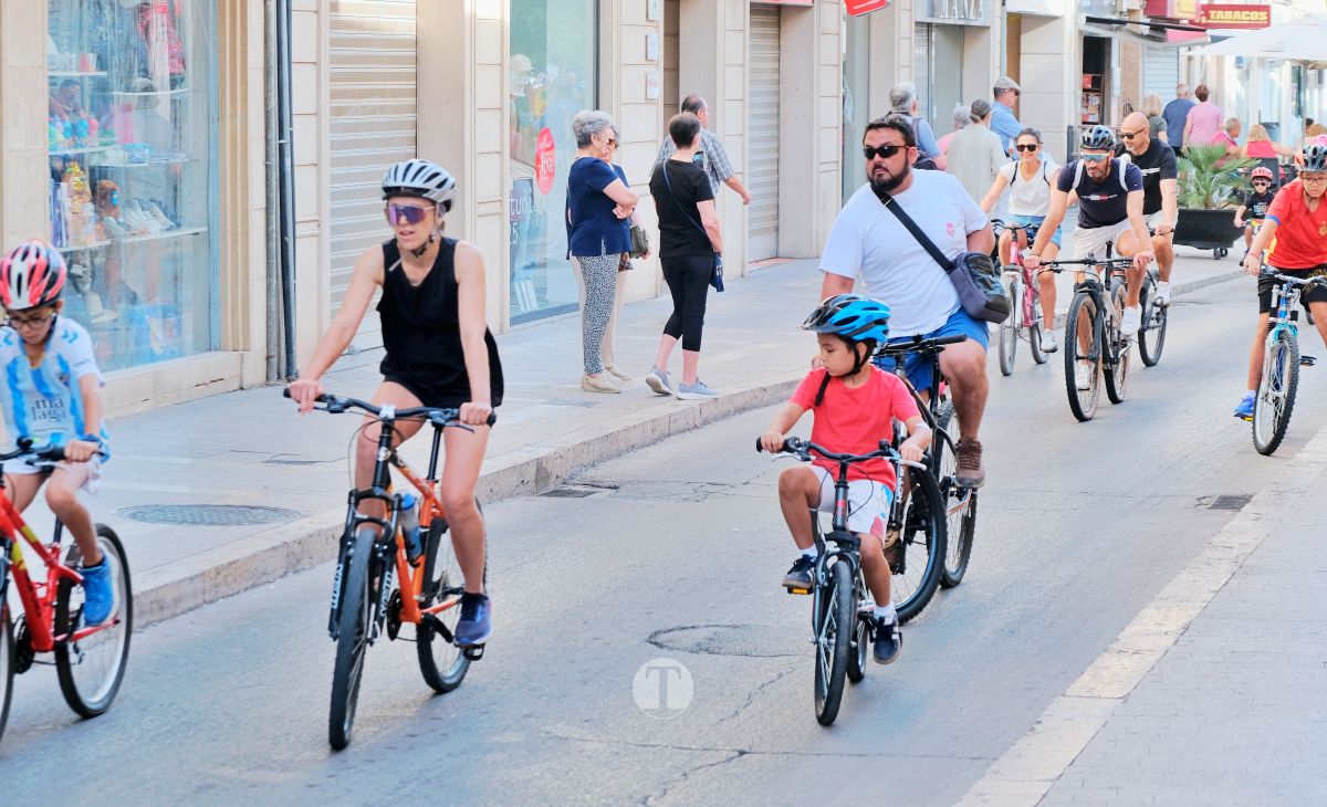 Tomelloso vive una gran fiesta familiar sobre ruedas en el Día de la Bici