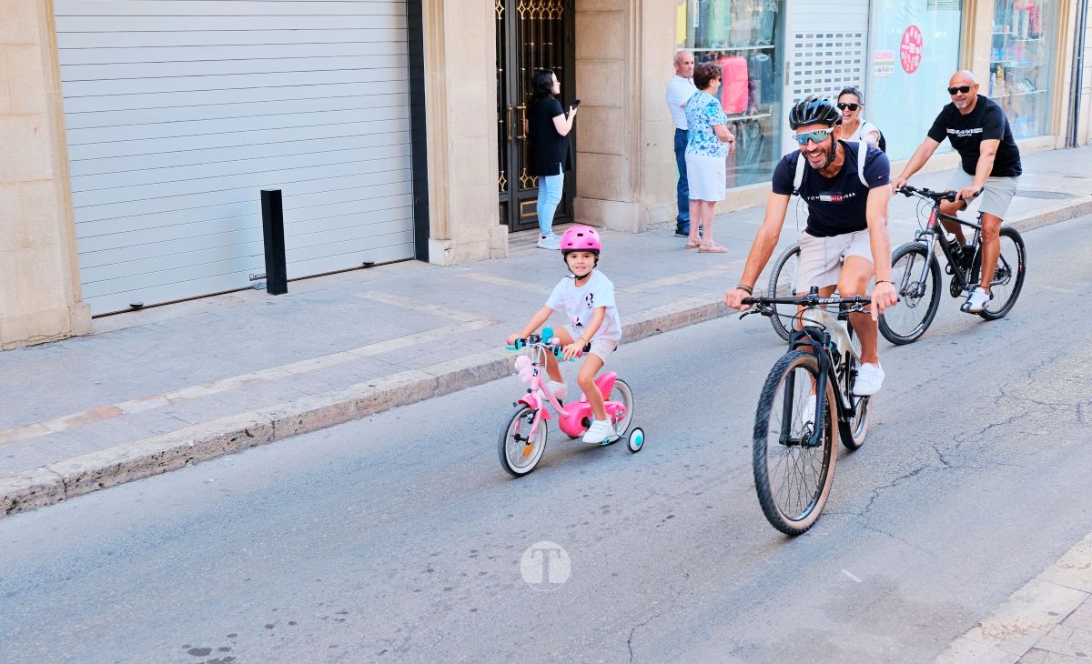 Tomelloso vive una gran fiesta familiar sobre ruedas en el Día de la Bici