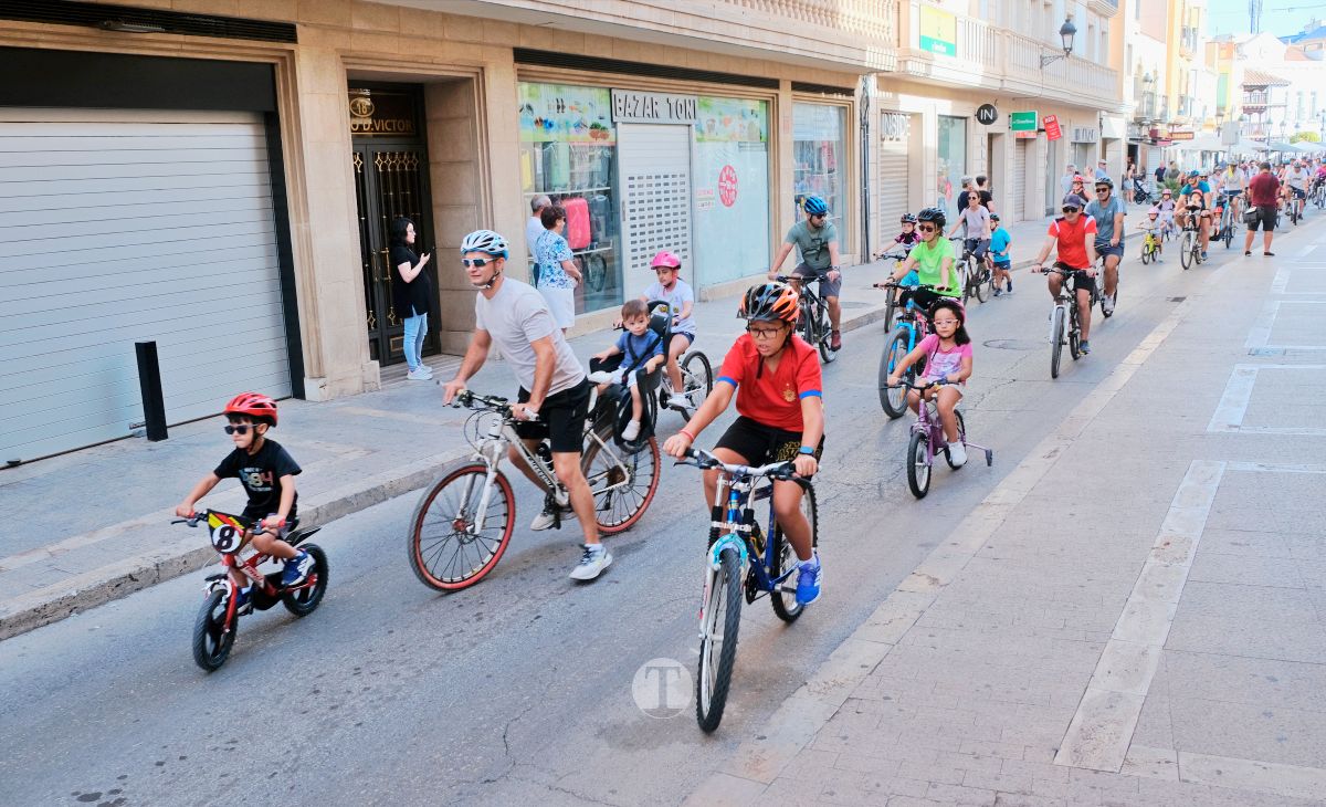 Tomelloso vive una gran fiesta familiar sobre ruedas en el Día de la Bici