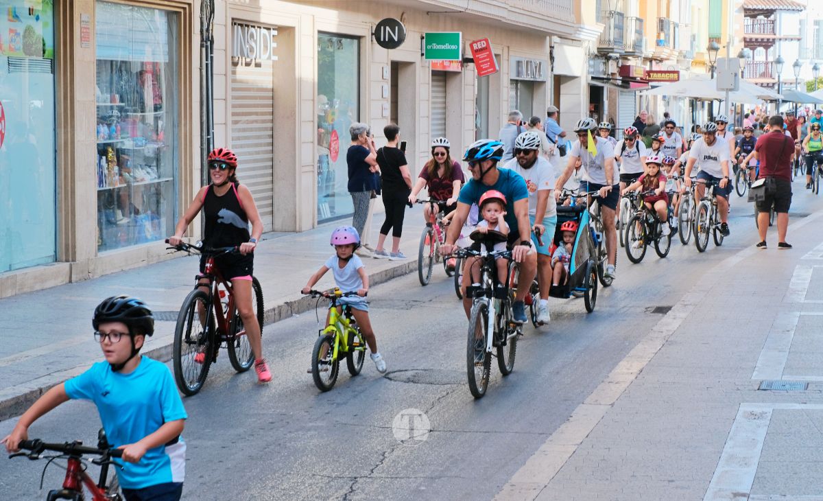 Tomelloso vive una gran fiesta familiar sobre ruedas en el Día de la Bici