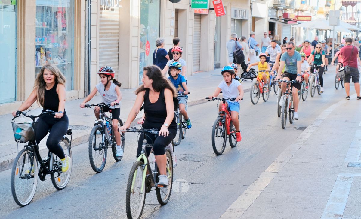 Tomelloso vive una gran fiesta familiar sobre ruedas en el Día de la Bici