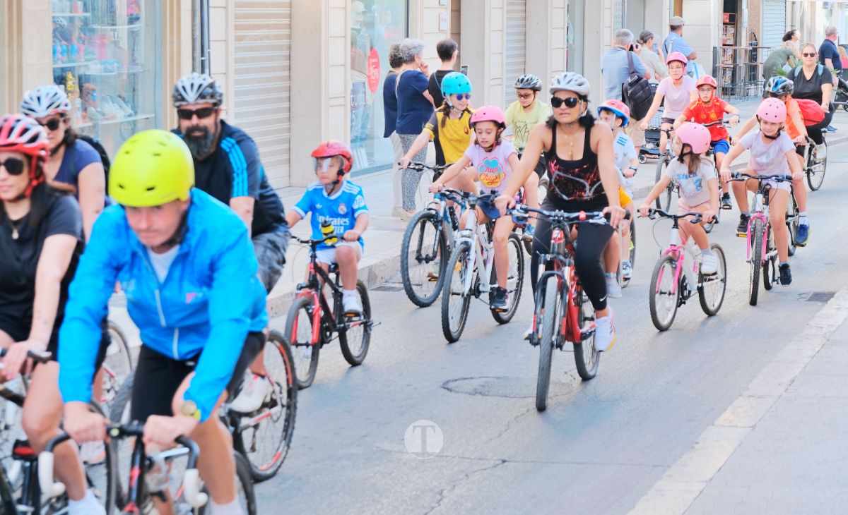 Tomelloso vive una gran fiesta familiar sobre ruedas en el Día de la Bici
