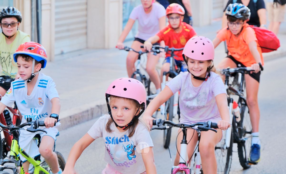 Tomelloso vive una gran fiesta familiar sobre ruedas en el Día de la Bici