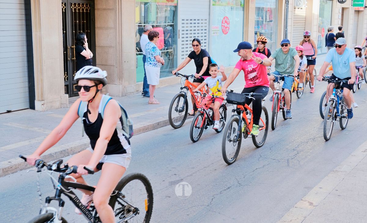 Tomelloso vive una gran fiesta familiar sobre ruedas en el Día de la Bici