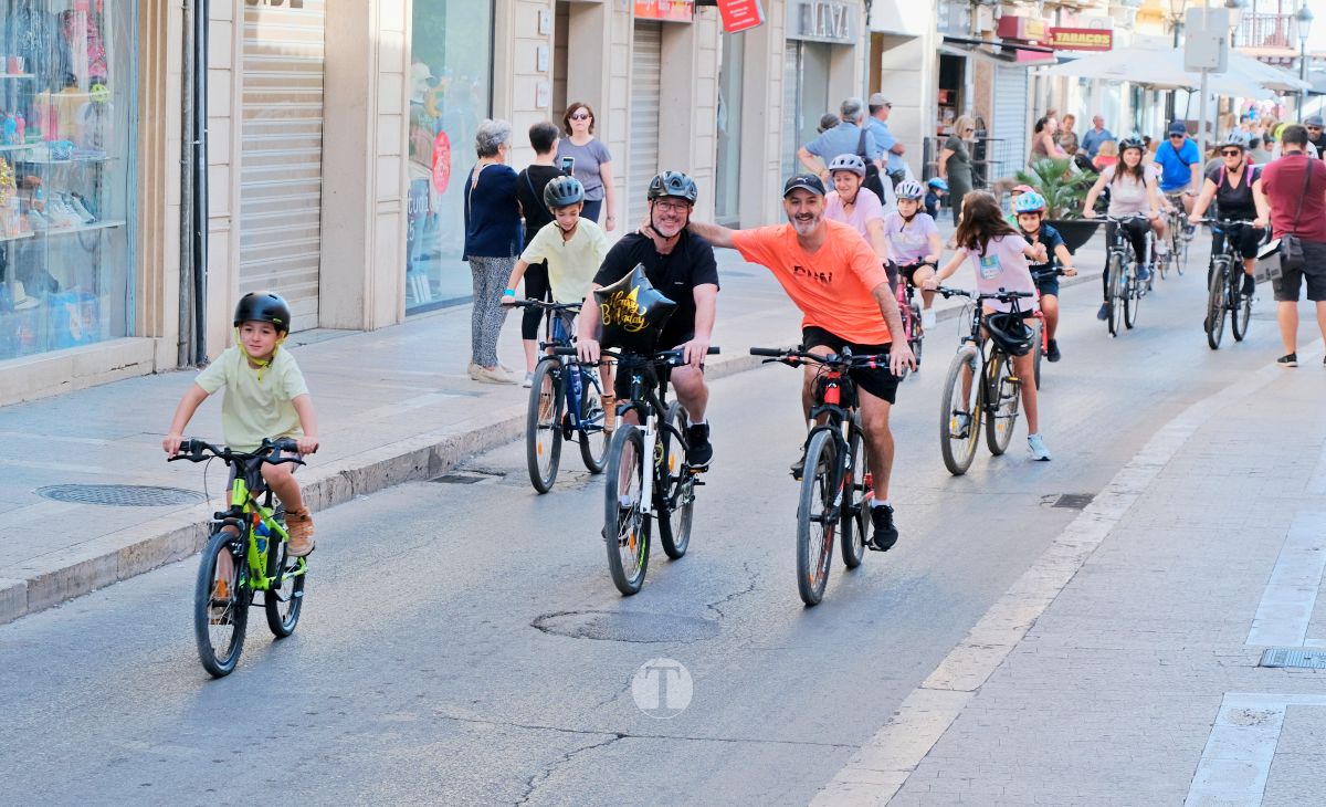 Tomelloso vive una gran fiesta familiar sobre ruedas en el Día de la Bici