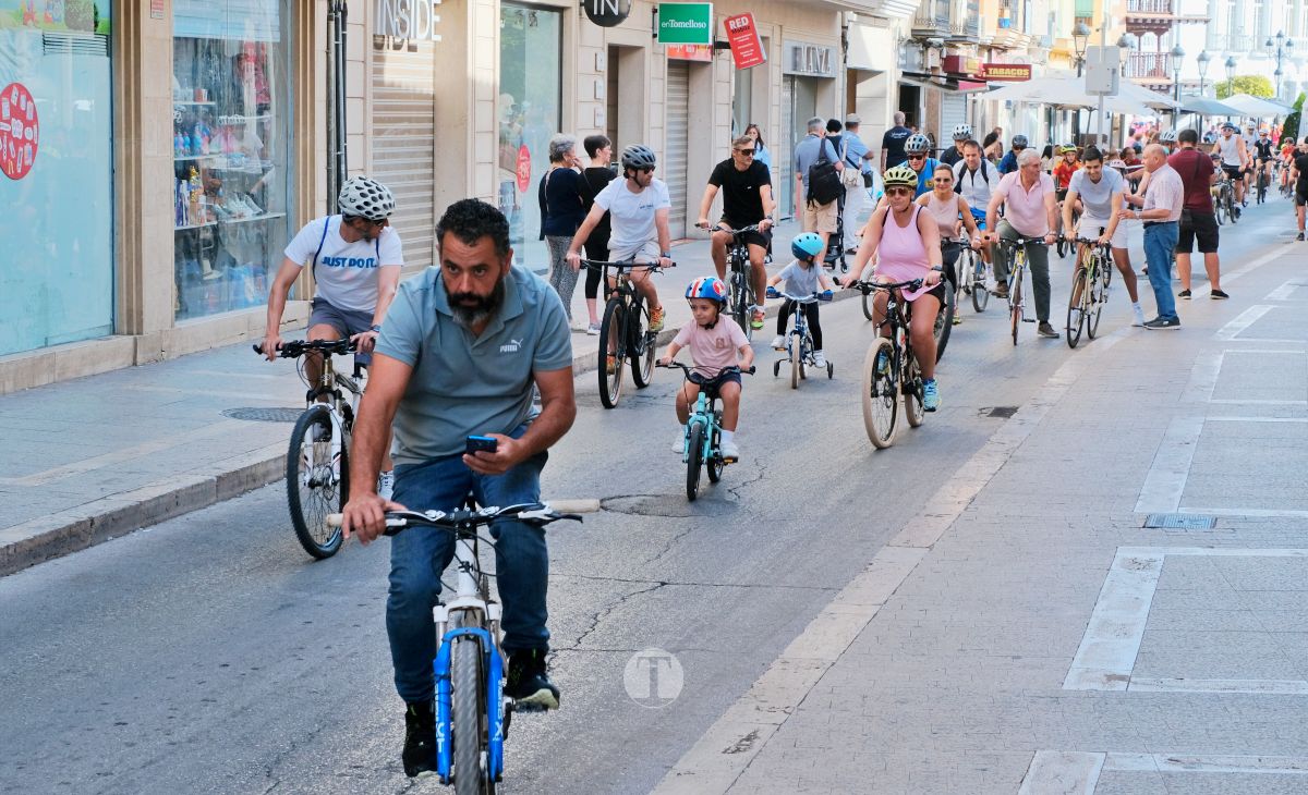 Tomelloso vive una gran fiesta familiar sobre ruedas en el Día de la Bici