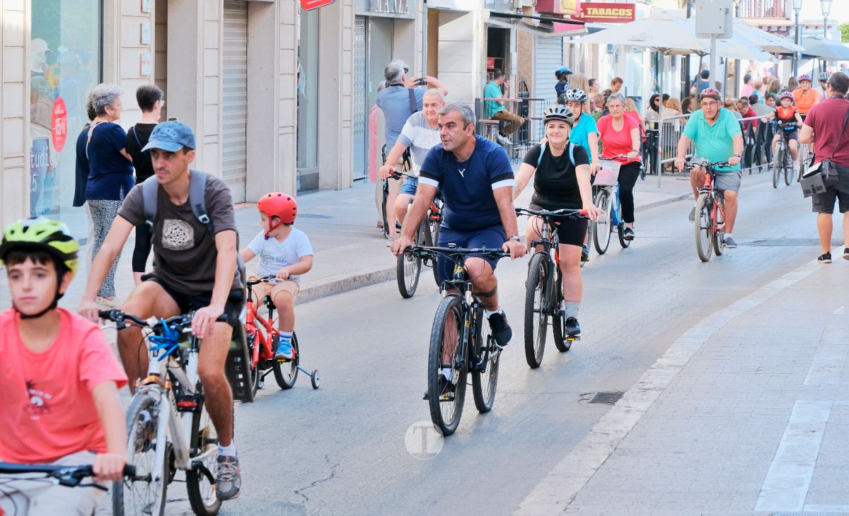 Tomelloso vive una gran fiesta familiar sobre ruedas en el Día de la Bici