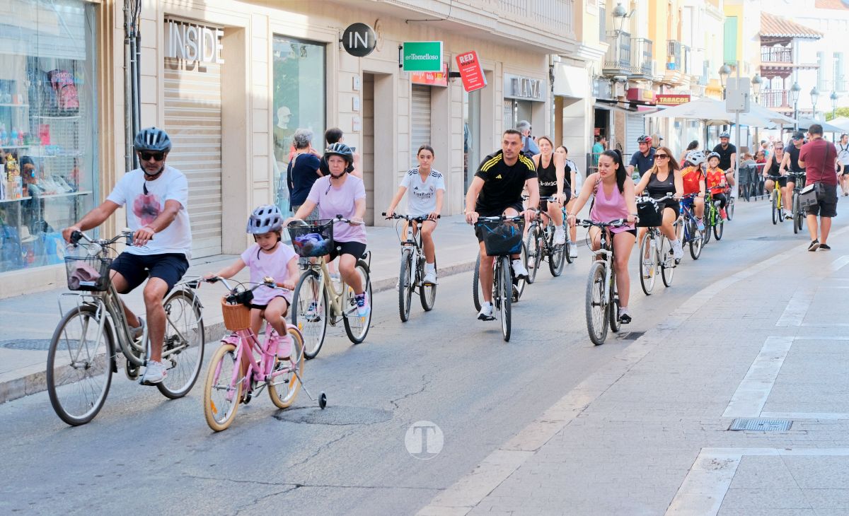 Tomelloso vive una gran fiesta familiar sobre ruedas en el Día de la Bici