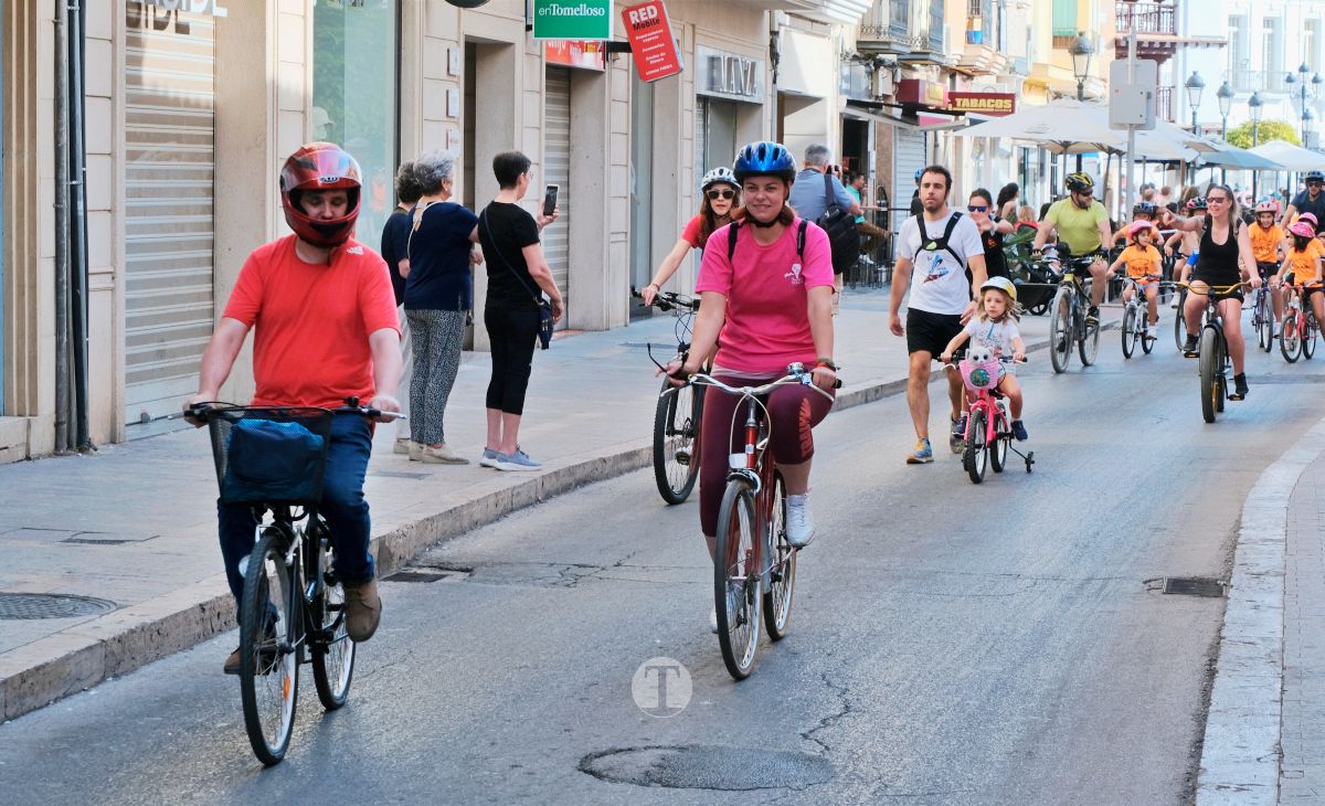 Tomelloso vive una gran fiesta familiar sobre ruedas en el Día de la Bici
