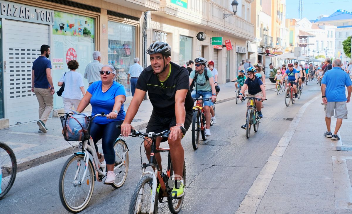 Tomelloso vive una gran fiesta familiar sobre ruedas en el Día de la Bici