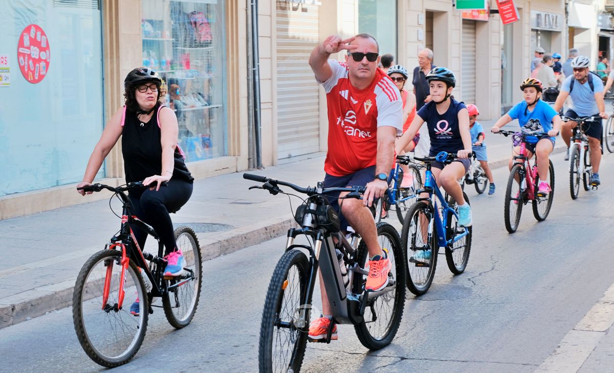 Tomelloso vive una gran fiesta familiar sobre ruedas en el Día de la Bici