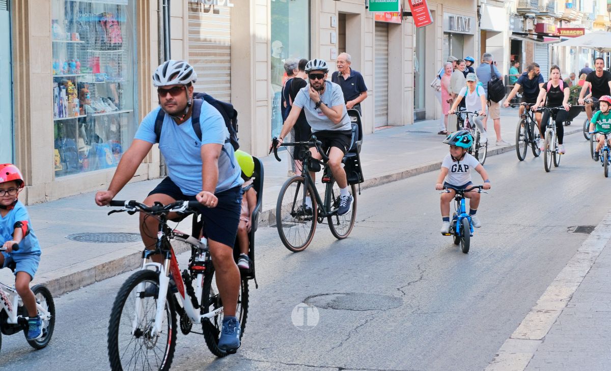 Tomelloso vive una gran fiesta familiar sobre ruedas en el Día de la Bici