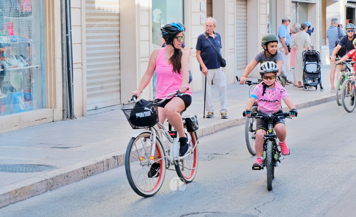 Tomelloso vive una gran fiesta familiar sobre ruedas en el Día de la Bici