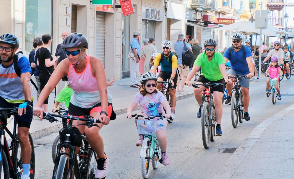 Tomelloso vive una gran fiesta familiar sobre ruedas en el Día de la Bici