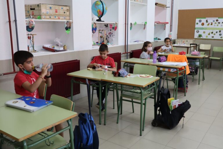CSIF denuncia que el curso escolar arranca en C-LM con recortes sin revertir y burocracia desbordante