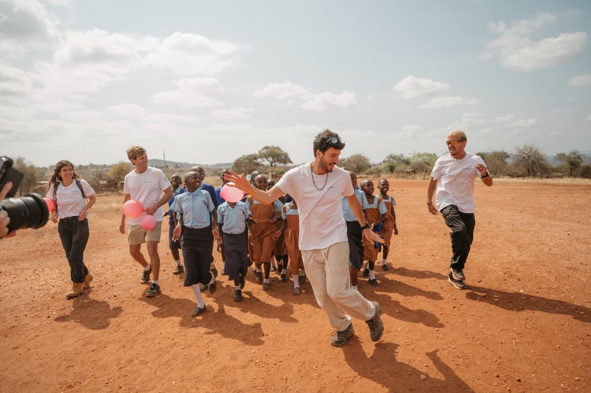 Desde Tomelloso hasta el mundo: Fundación Kirira, en el nuevo videoclip de Sebastián Yatra
