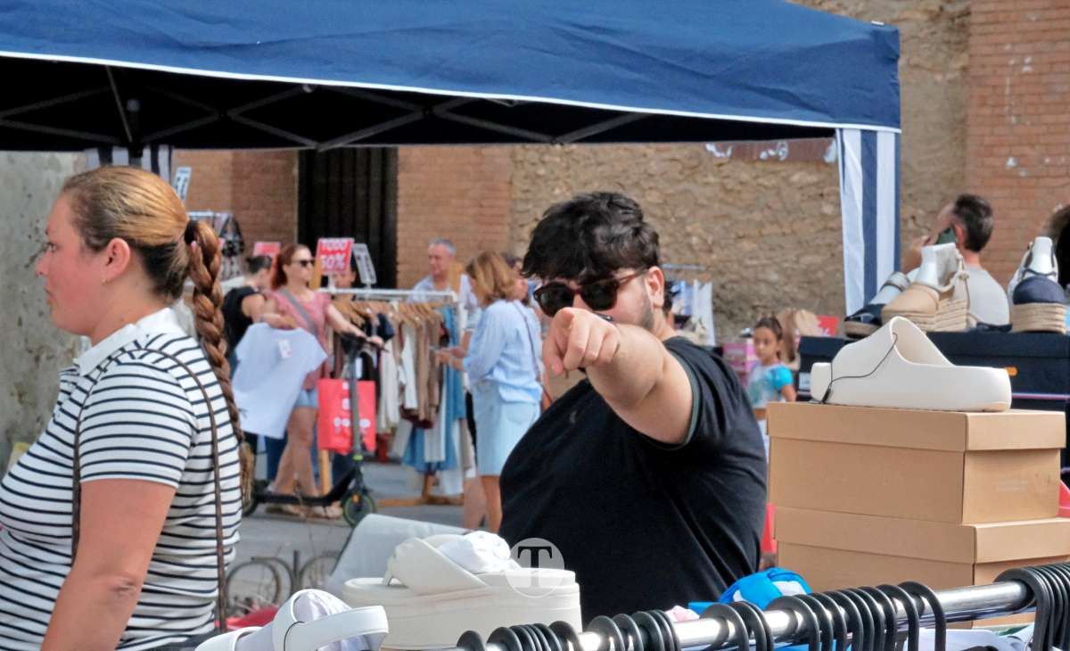 El Mercadillo Final de Temporada reúne a medio centenar de comercios en el Paseo de las Moreras