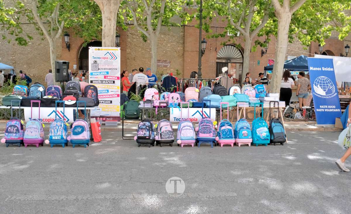El Mercadillo Final de Temporada reúne a medio centenar de comercios en el Paseo de las Moreras