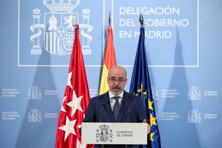 Gobierno no descarta sanciones para los dirigentes de Vox, como David Moreno, que acudieron a la concentración en Hortaleza