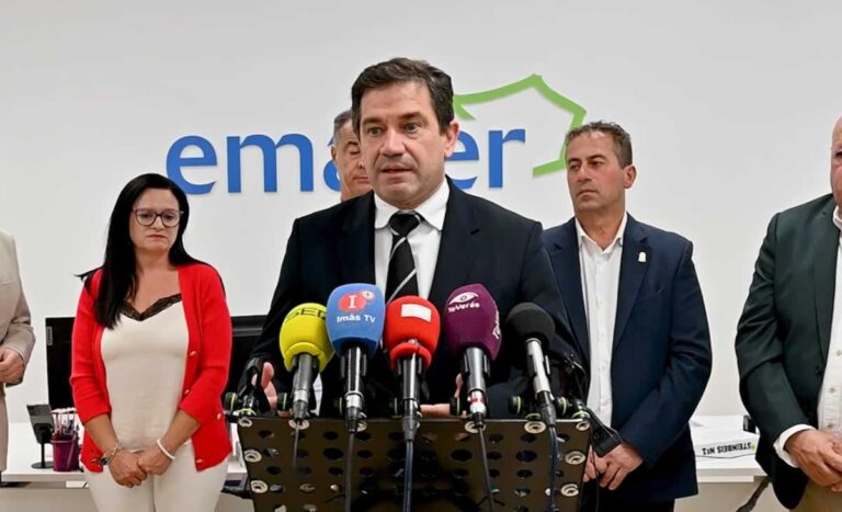 Valverde tranquiliza tras la renuncia del diputado de Vox en la Diputación: «No afectará al Gobierno»