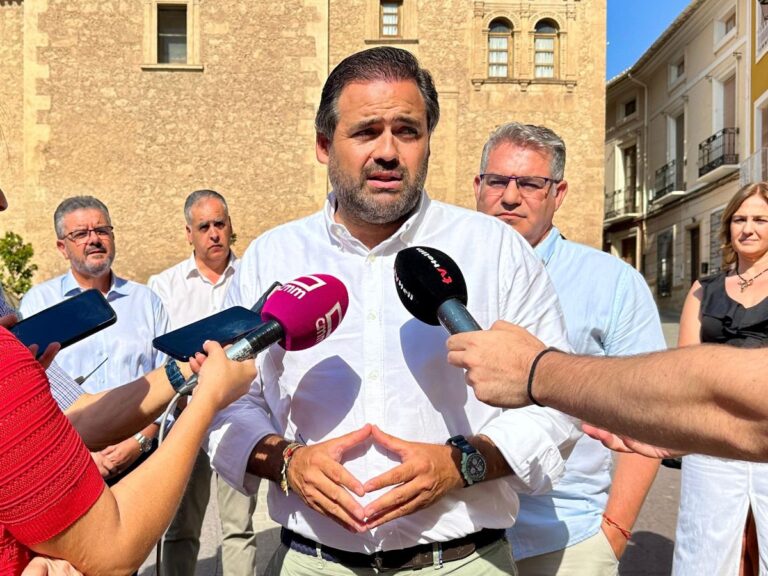 Núñez reivindica que el PP ya habló de «masacre» en Gaza, exculpa al «pueblo de Israel» y pone el foco en su Gobierno