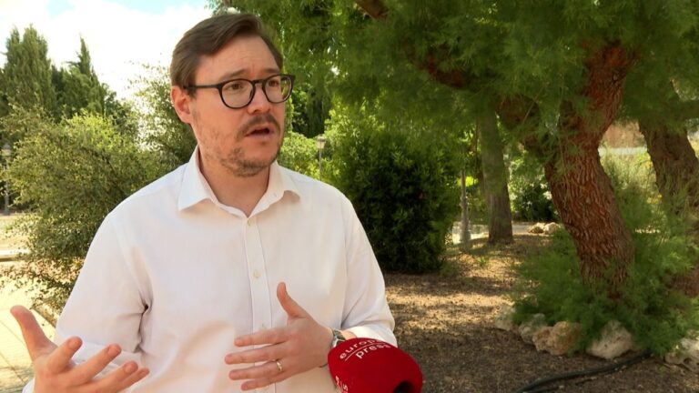 IU C-LM pedirá desde los ayuntamientos la regularización de personas migrantes