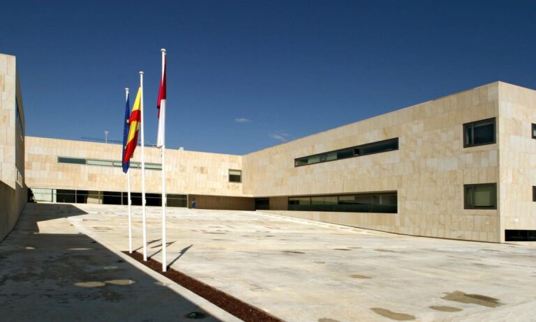 Educación sube el gasto por alumno a 8.226 euros en 2026 y refuerza ratios, FP y universidad