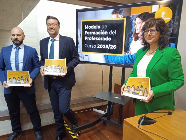Castilla-La Mancha introduce microcredenciales universitarias e itinerarios formativos en su programa de formación docente 2025-2026