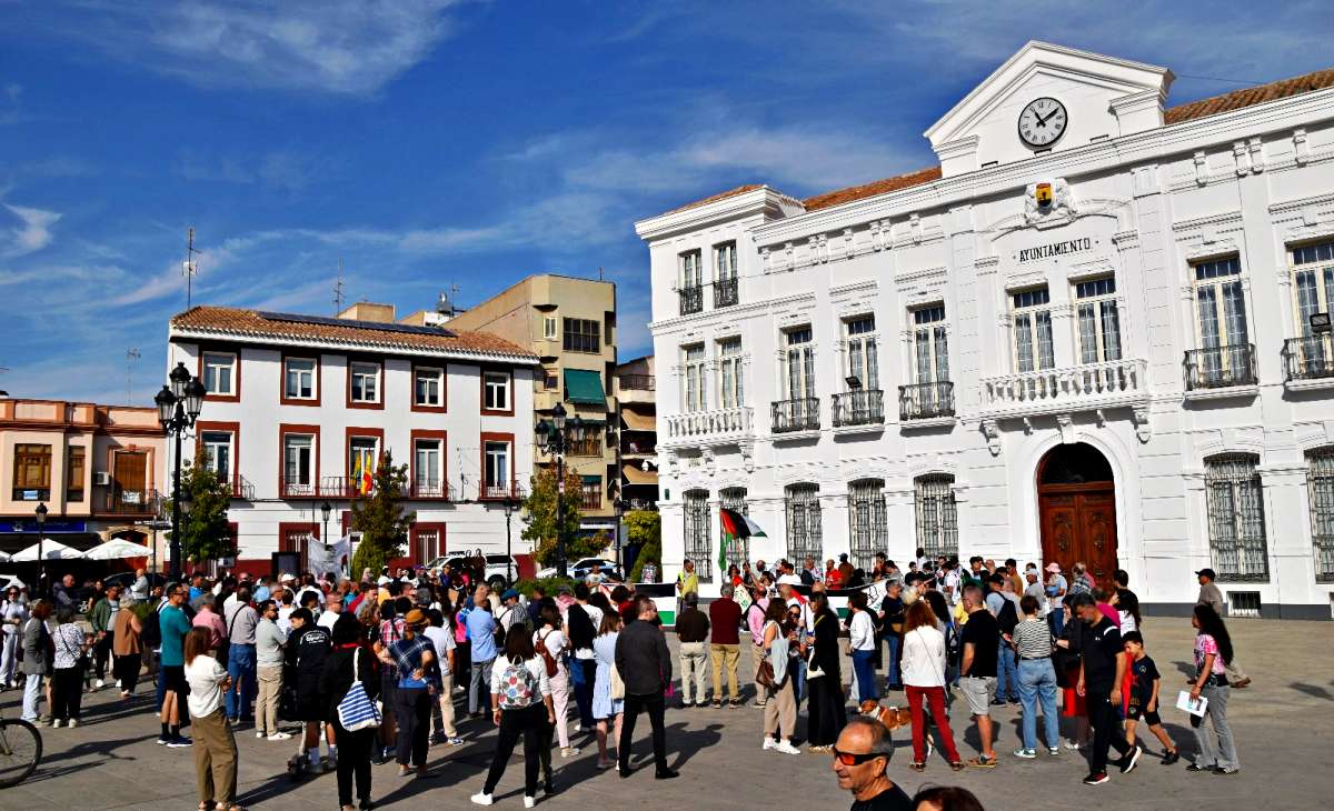 Tomelloso alza la voz por Palestina en una concentración que denuncia el “genocidio en Gaza”