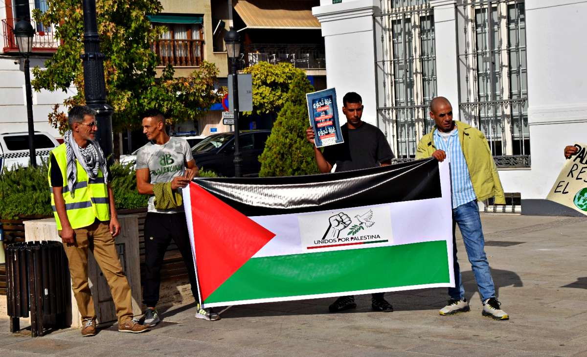 Tomelloso alza la voz por Palestina en una concentración que denuncia el “genocidio en Gaza”