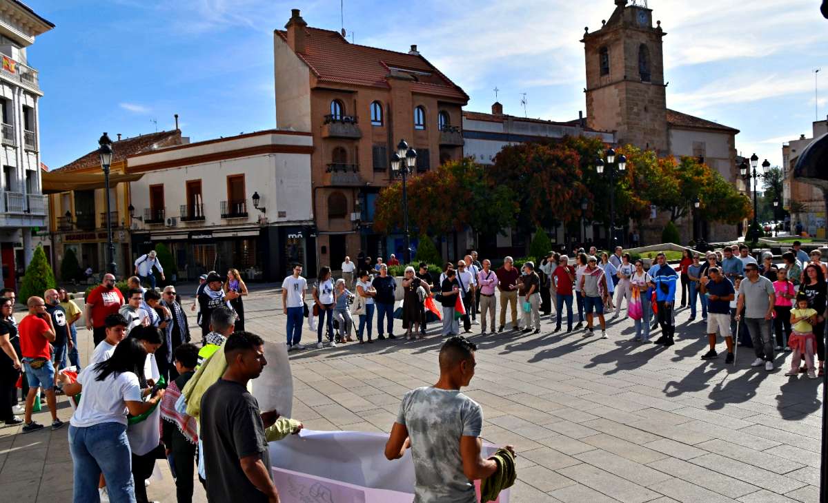 Tomelloso alza la voz por Palestina en una concentración que denuncia el “genocidio en Gaza”