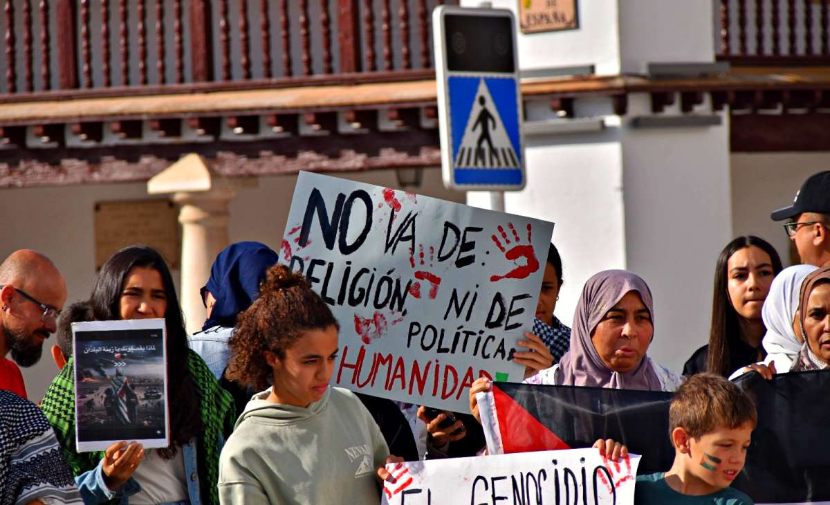 Tomelloso alza la voz por Palestina en una concentración que denuncia el “genocidio en Gaza”