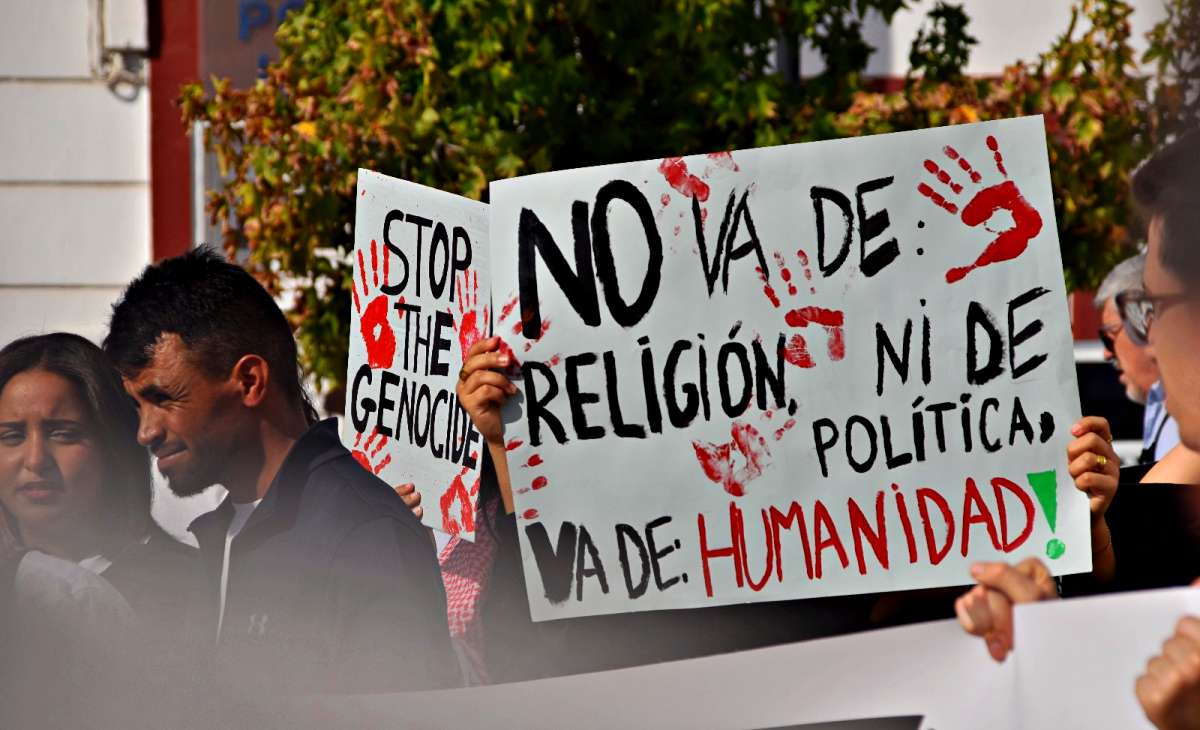 Tomelloso alza la voz por Palestina en una concentración que denuncia el “genocidio en Gaza”