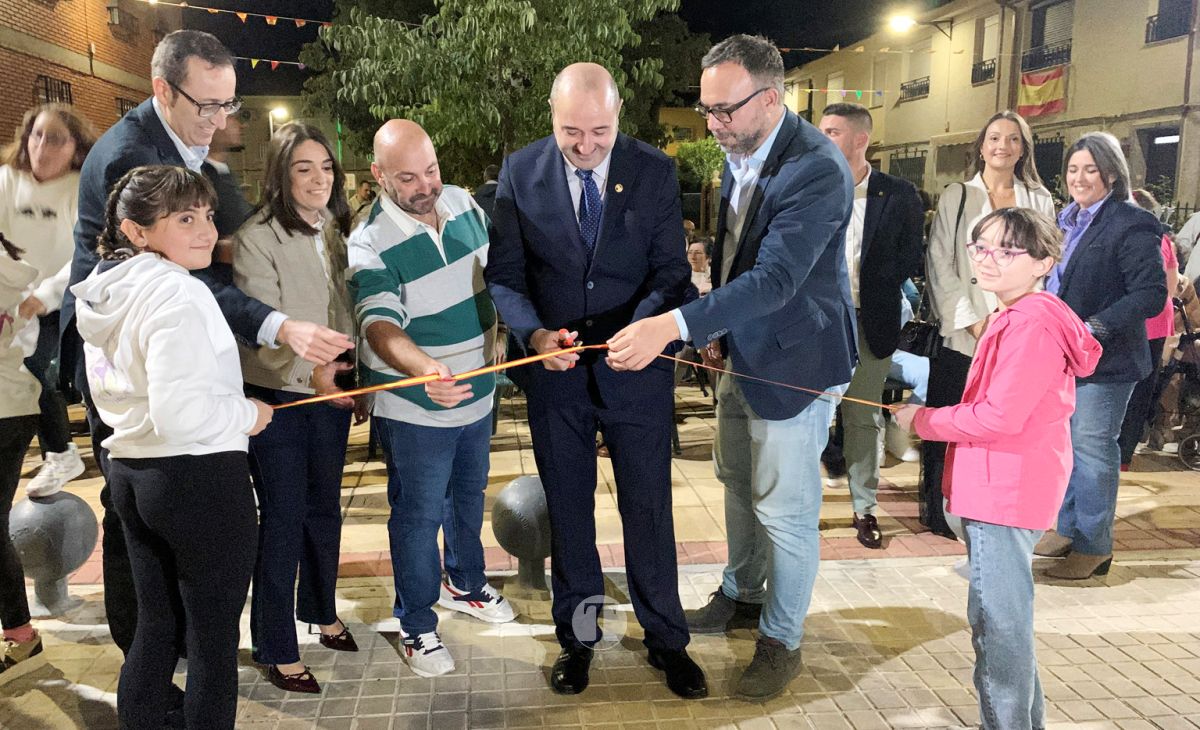 Emotivo inicio de las fiestas del Barrio del Pilar con el pregón de Pedro García Ocaña
