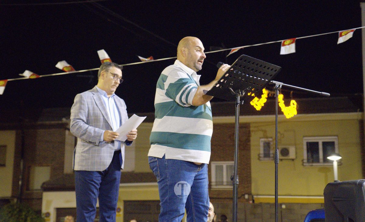 Emotivo inicio de las fiestas del Barrio del Pilar con el pregón de Pedro García Ocaña