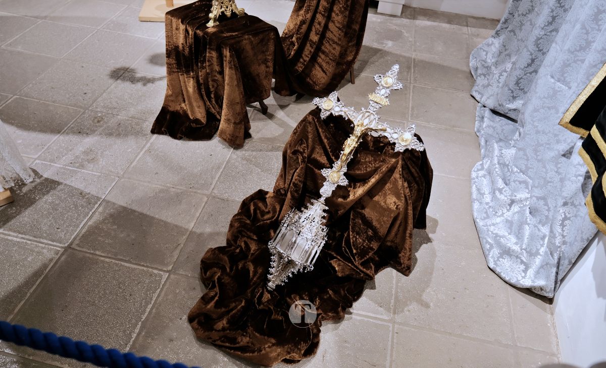 "Un legado entre bordados y plata": la Parroquia de la Asunción expone 450 años de historia en la Posada de los Portales