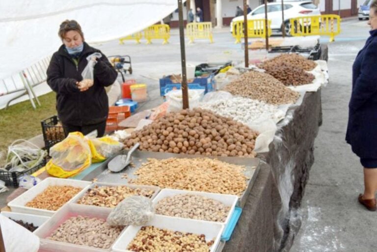 El mercadillo de Los Santos estará ubicado desde este viernes en el paseo de las Moreras