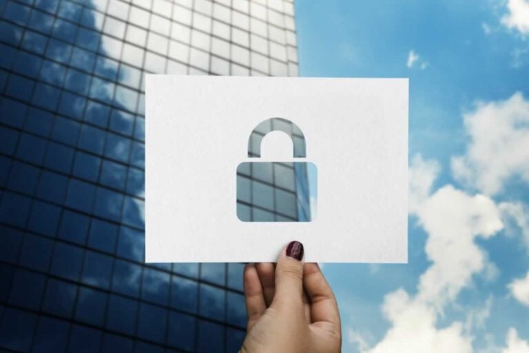 ¿Cómo los gestores de contraseñas protegen a las empresas en España?