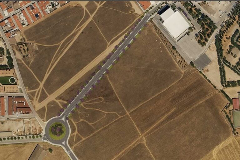 El Pleno aprueba 2,5 millones para urbanizar la Avenida de Niort