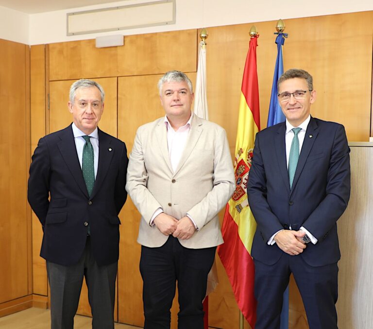 Eurocaja Rural comparte con el Gobierno de Cantabria su modelo de negocio y vocación de servicio
