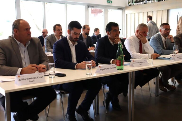 C-LM se ofrece para acoger una futura reunión del Intergrupo del Vino del Comité Europeo de las Regiones